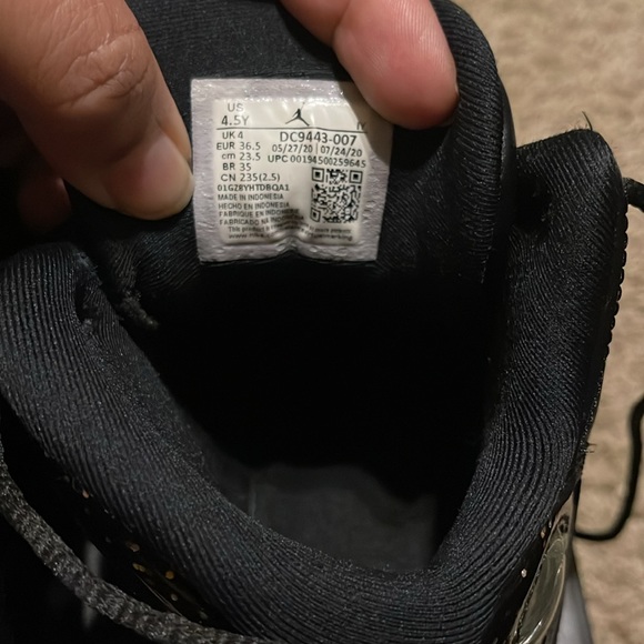 Air Jordan 13 Retro - Picture 4 of 10